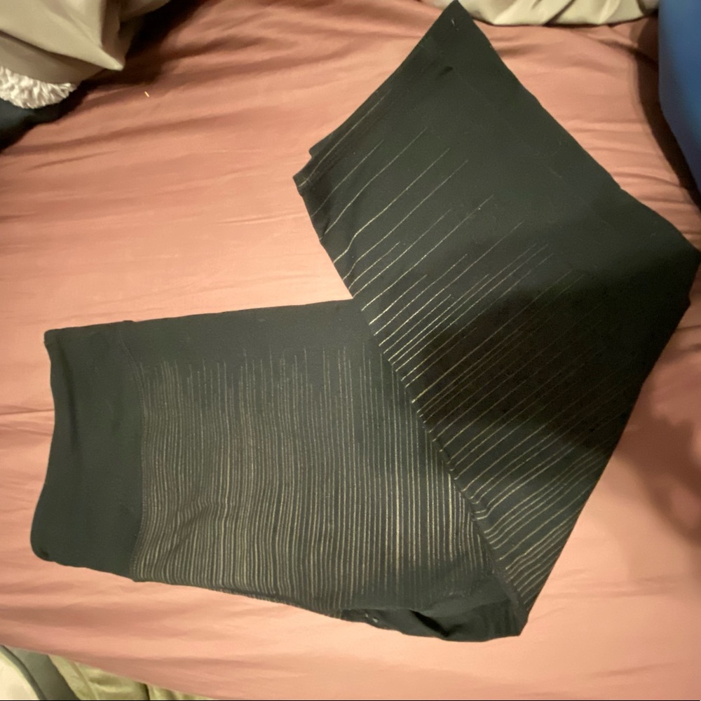 SOLD Cropped leggings